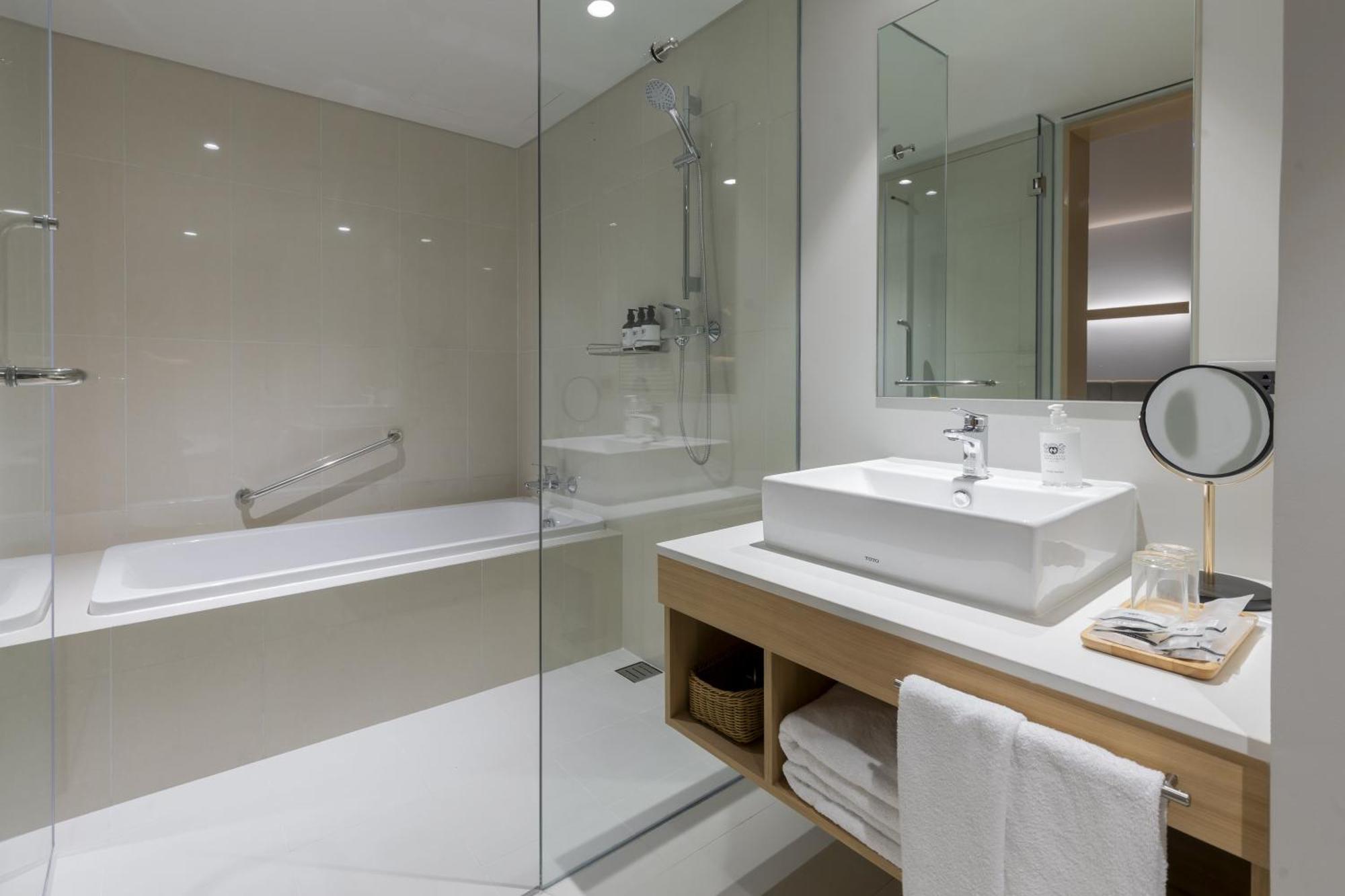 Nishitetsu Hotel Croom Bangkok Silom Buitenkant foto
